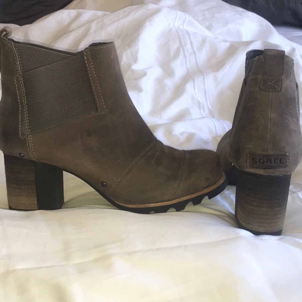 Sorel woman’s waterproof boots